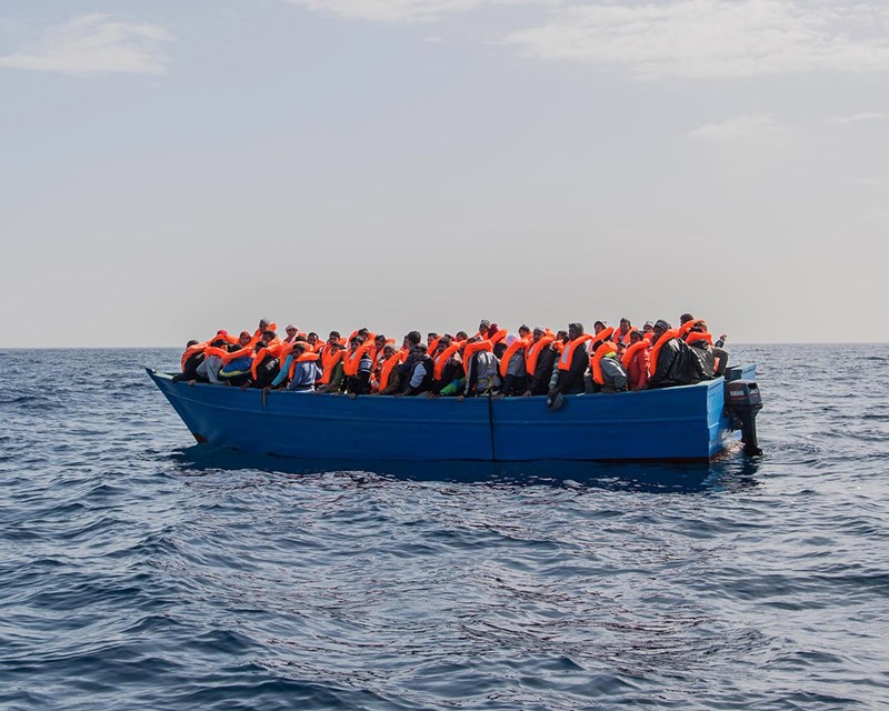 a superyacht helped rescue 100 migrants